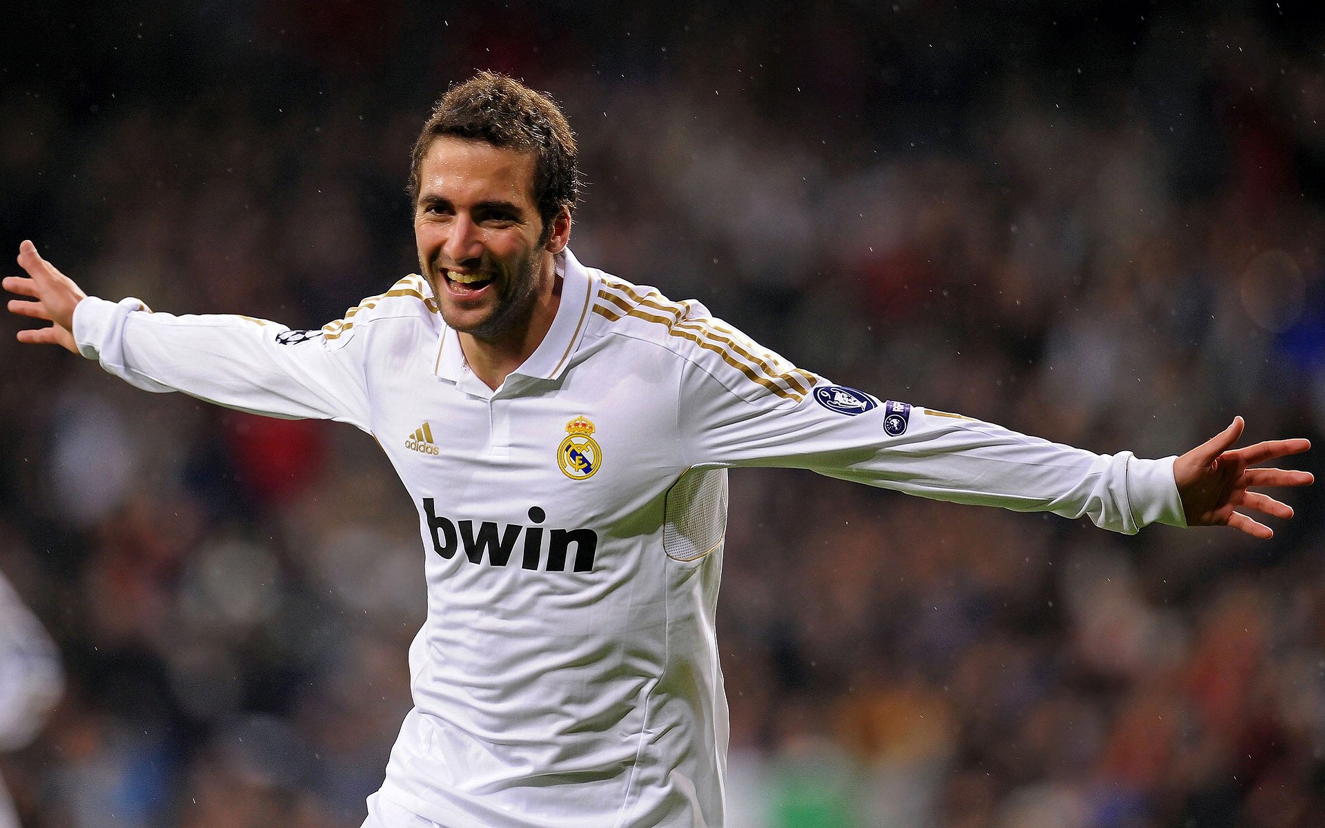 【马克·塞尔比】防守策略专家，赛场上的铁壁屏障，马克·塞尔比妻子